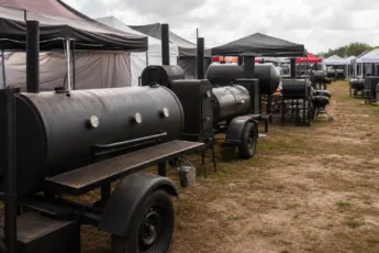 Smoker-Festivals: Top Treffen, Wettbewerbe & Shows