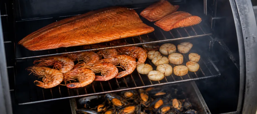 Smoker Fisch & Meeresfruechte: Lachs, Garnelen und Meeresfruechte richtig raeuchern