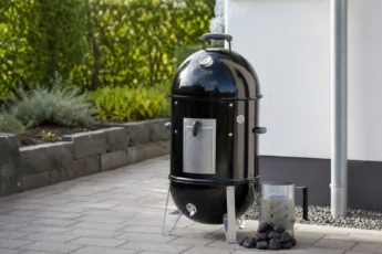 Smoker sicher aufstellen: Brand- und Unfallvermeidung